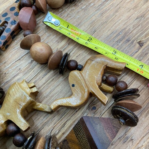 Hand Carved African Vintage Wooden Beaded Elephant Lion Giraffe Necklace - Picture 9 of 10